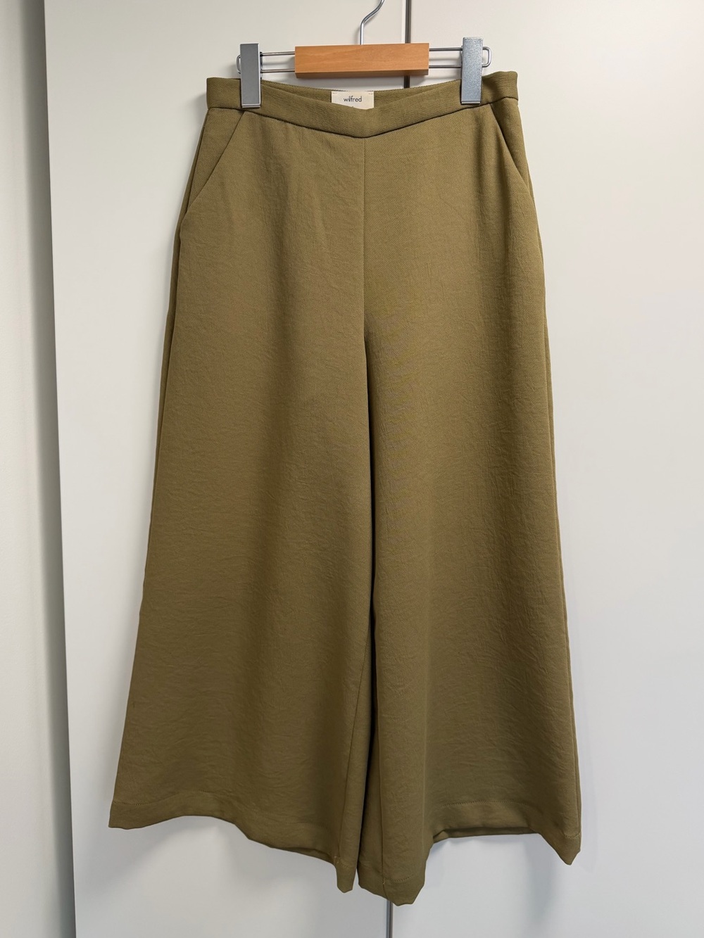 Aritzia Wilfred Olive Green Wide-Leg Cropped Trousers